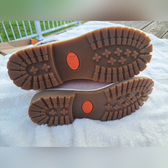 Womens Lugz Size 11. NWOT. Comes with original box. - Picture 6 of 9